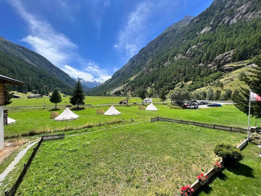Pure Comfort! Entire Apartment With Abundant Space Near Zermatt With Parking! Tasch Exterior photo