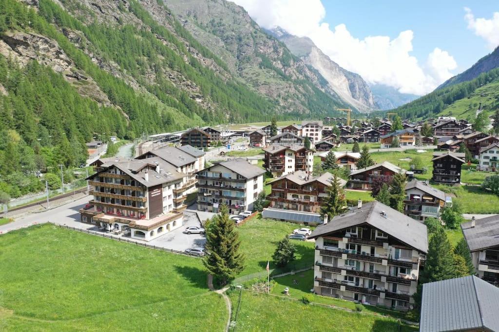 Pure Comfort! Entire Apartment With Abundant Space Near Zermatt With Parking! Tasch Exterior photo