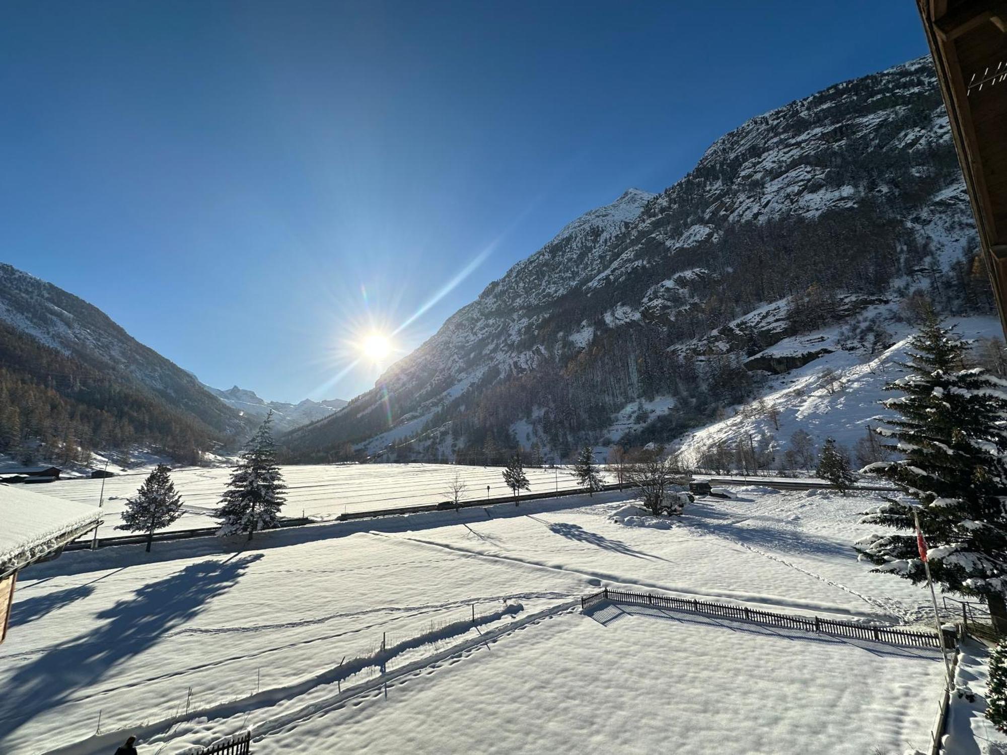 Pure Comfort! Entire Apartment With Abundant Space Near Zermatt With Parking! Tasch Exterior photo
